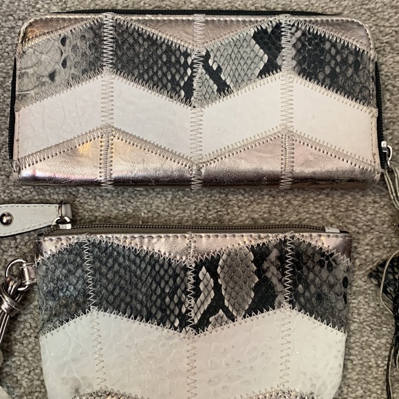 NY & Co wallet and matching chain purse - Picture 3 of 6